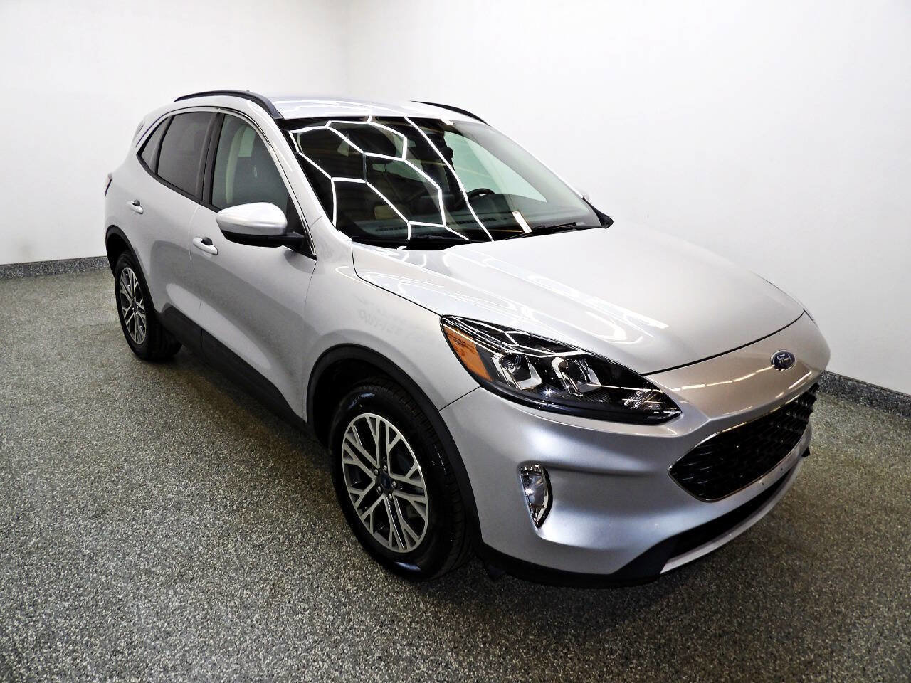 Used 2020 Ford Escape SEL image 3