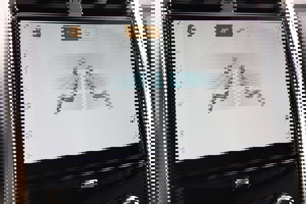 Used 2023 Land Rover Discovery S R-Dynamic image 37