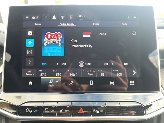 New 2026 Jeep Compass Limited image 18