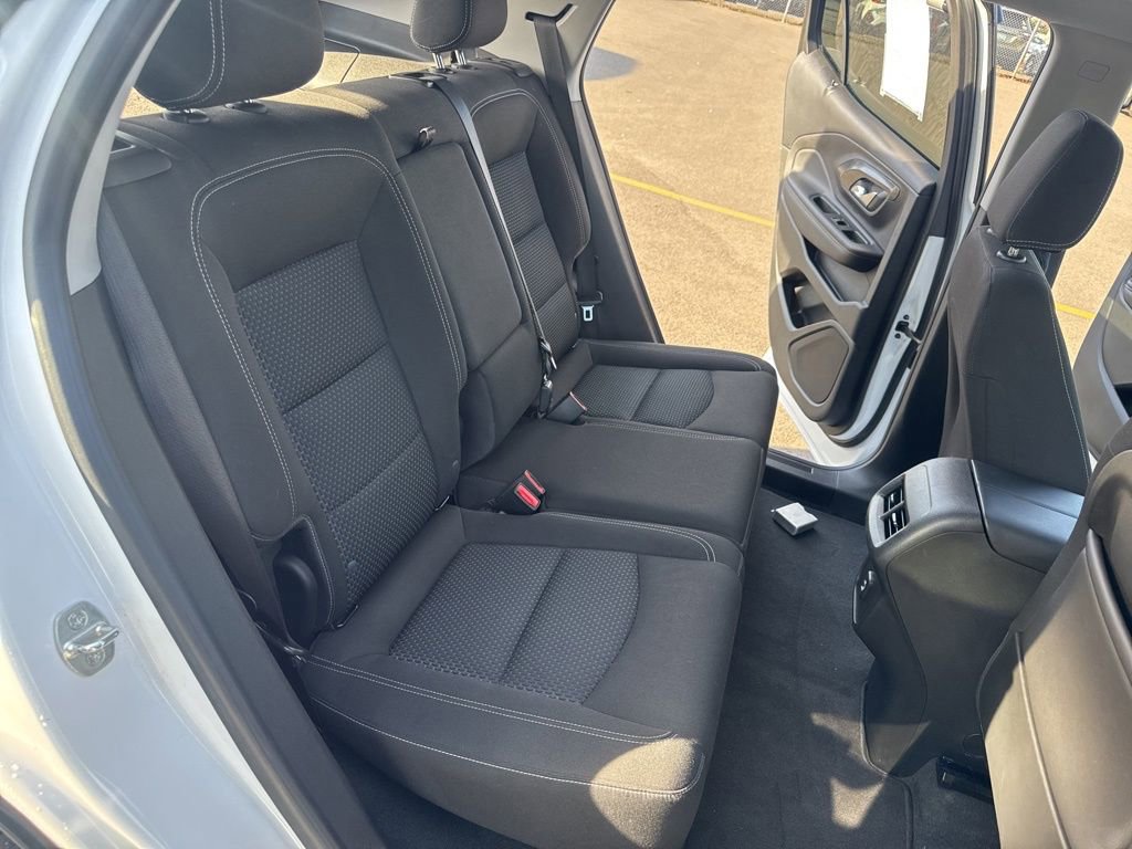 Used 2022 GMC Terrain SLE image 15