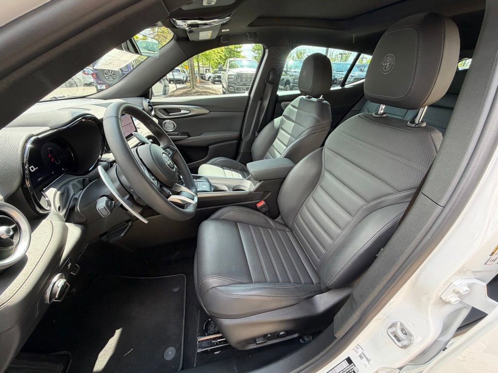 Used 2025 Alfa Romeo Tonale Veloce w/ Premium Package image 21