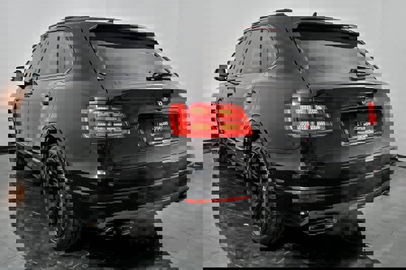 Used 2017 Bentley Bentayga image 7