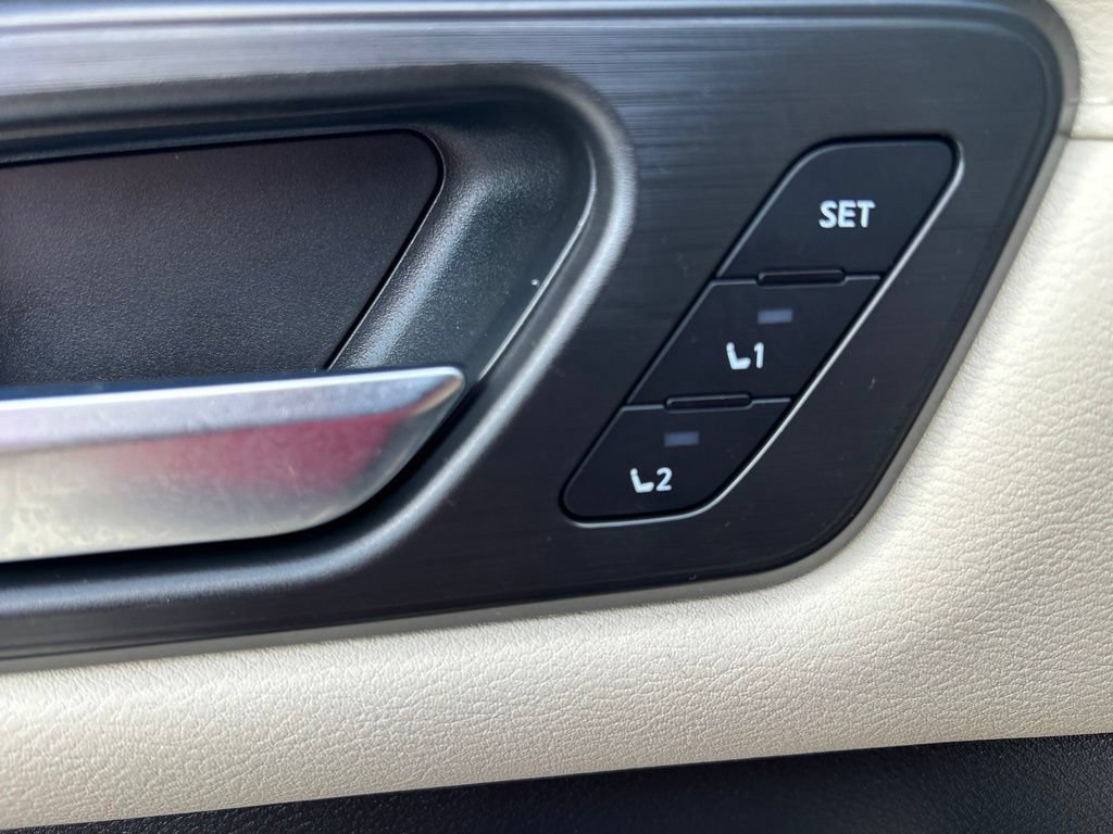 Certified 2025 Nissan Armada Platinum Reserve AWD/4WD image 26