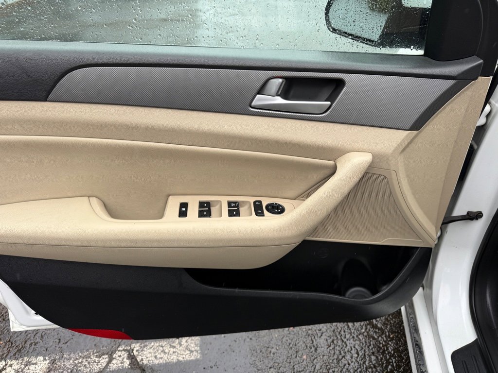 Used 2016 Hyundai Sonata SE image 12