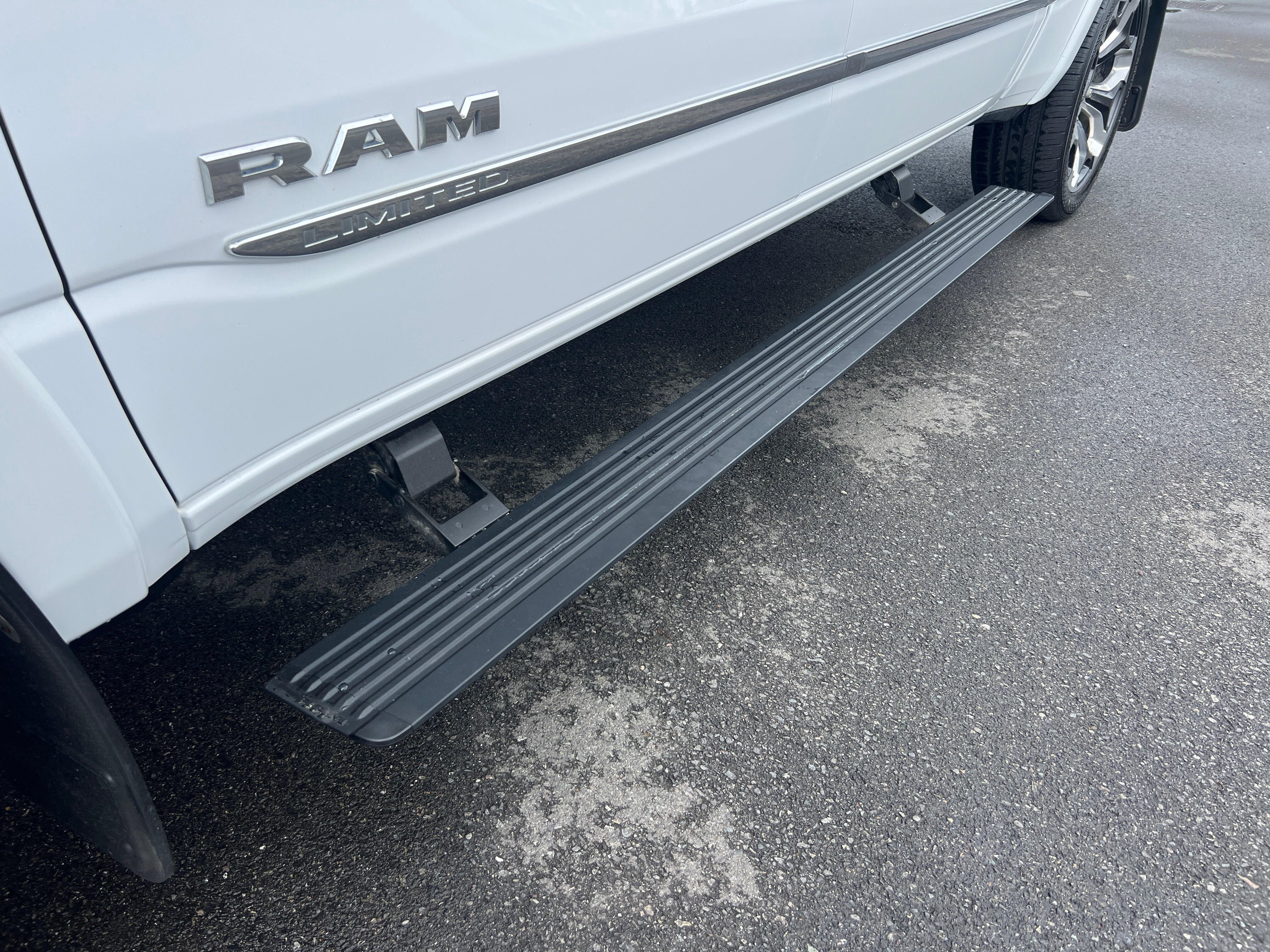 Used 2022 RAM 1500 Limited image 9