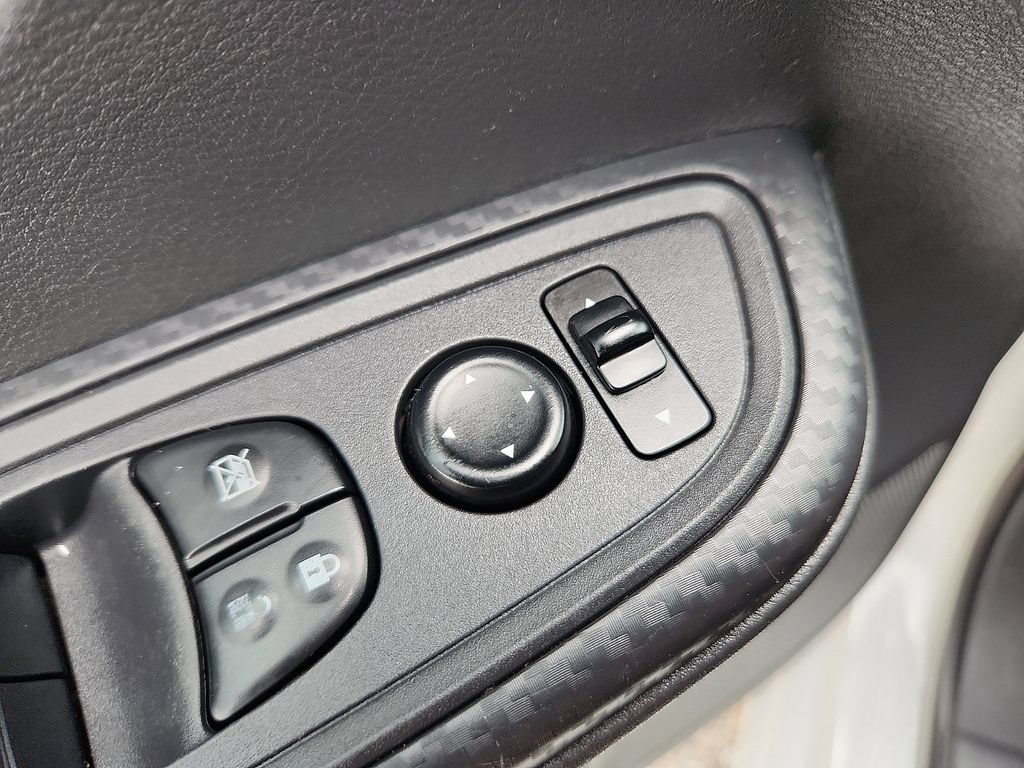 Used 2021 Nissan Versa SV FWD image 17