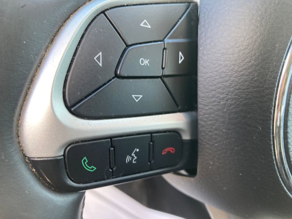 Used 2018 Jeep Compass Latitude image 42