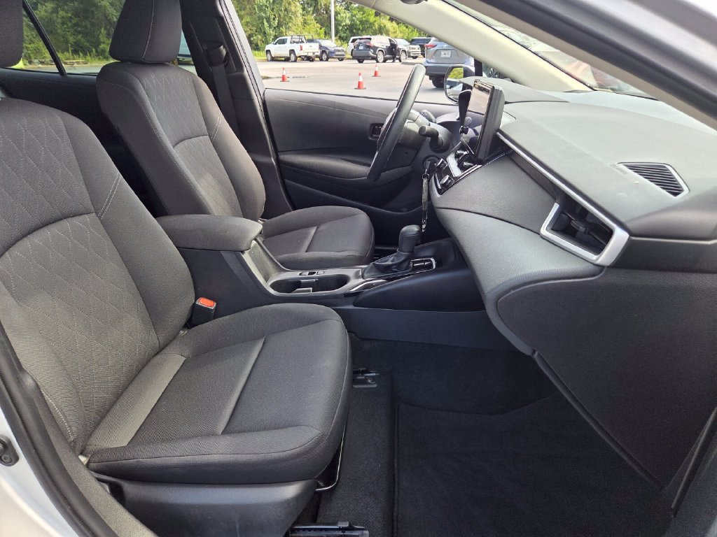 Used 2025 Toyota Corolla LE FWD image 15