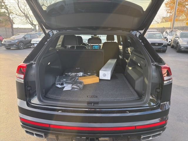 New 2026 Volkswagen Atlas Cross Sport SEL Premium R-Line image 24