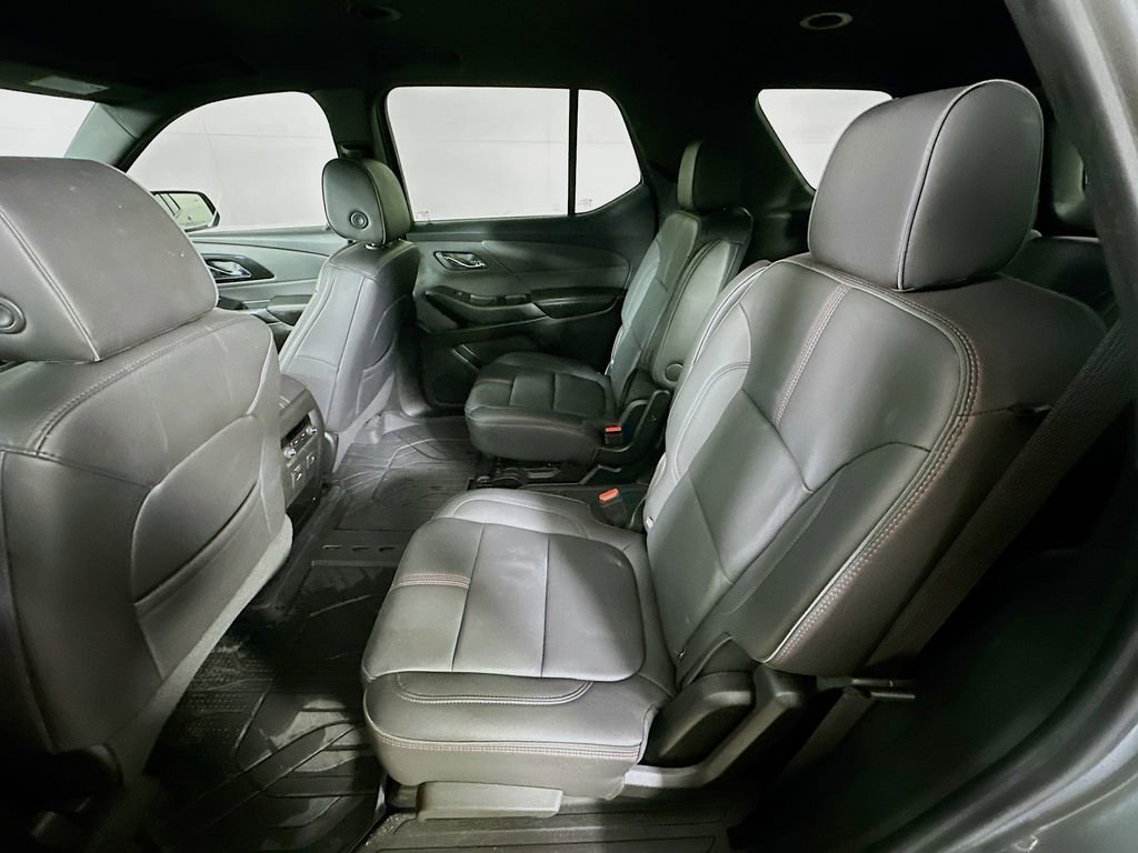 Used 2023 Chevrolet Traverse RS FWD image 15