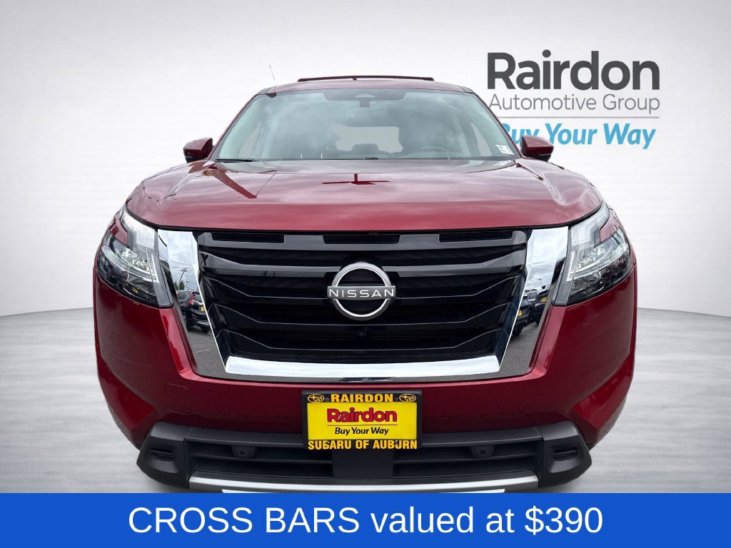 Used 2023 Nissan Pathfinder SL AWD/4WD image 2