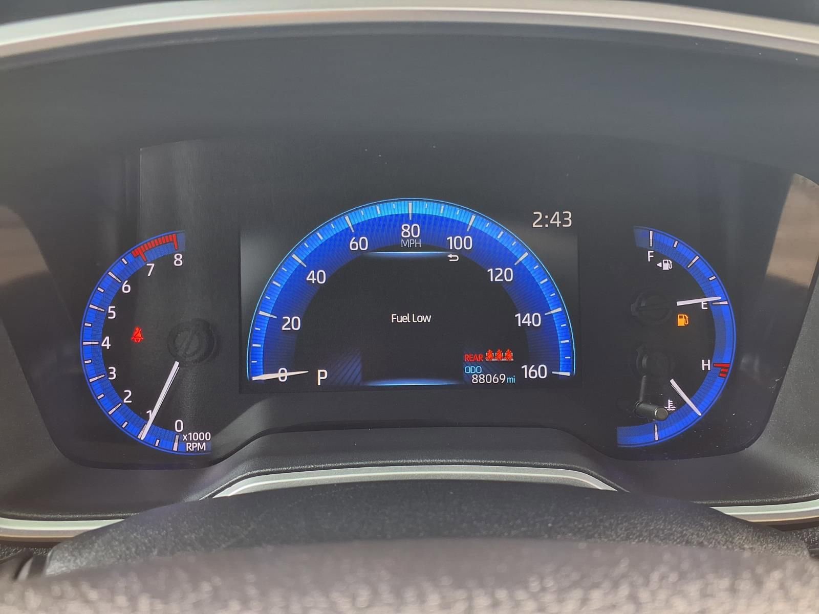 Used 2022 Toyota Corolla Cross XLE w/ Convenience Package FWD image 15