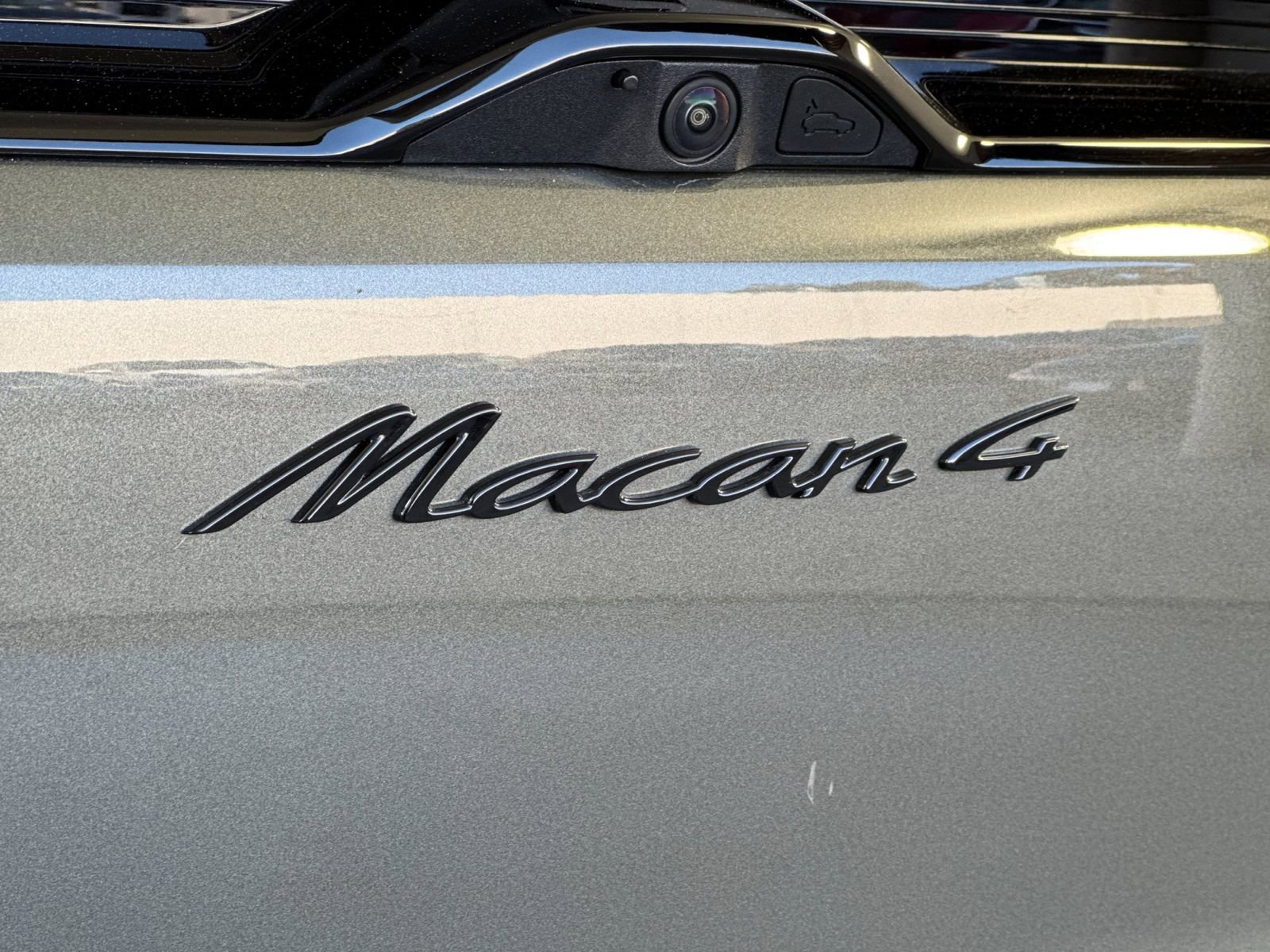 Used 2025 Porsche Macan 4 Electric image 35