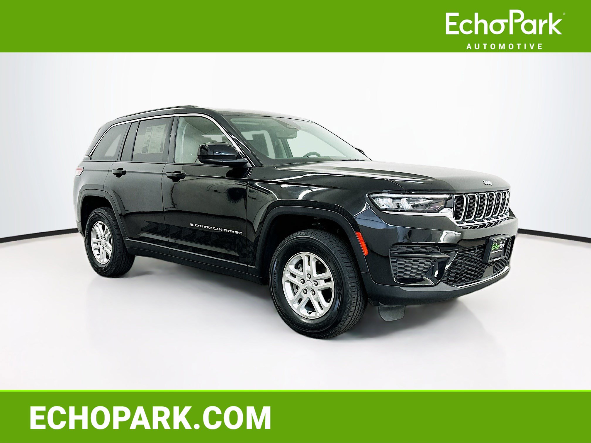 Used 2023 Jeep Grand Cherokee Laredo