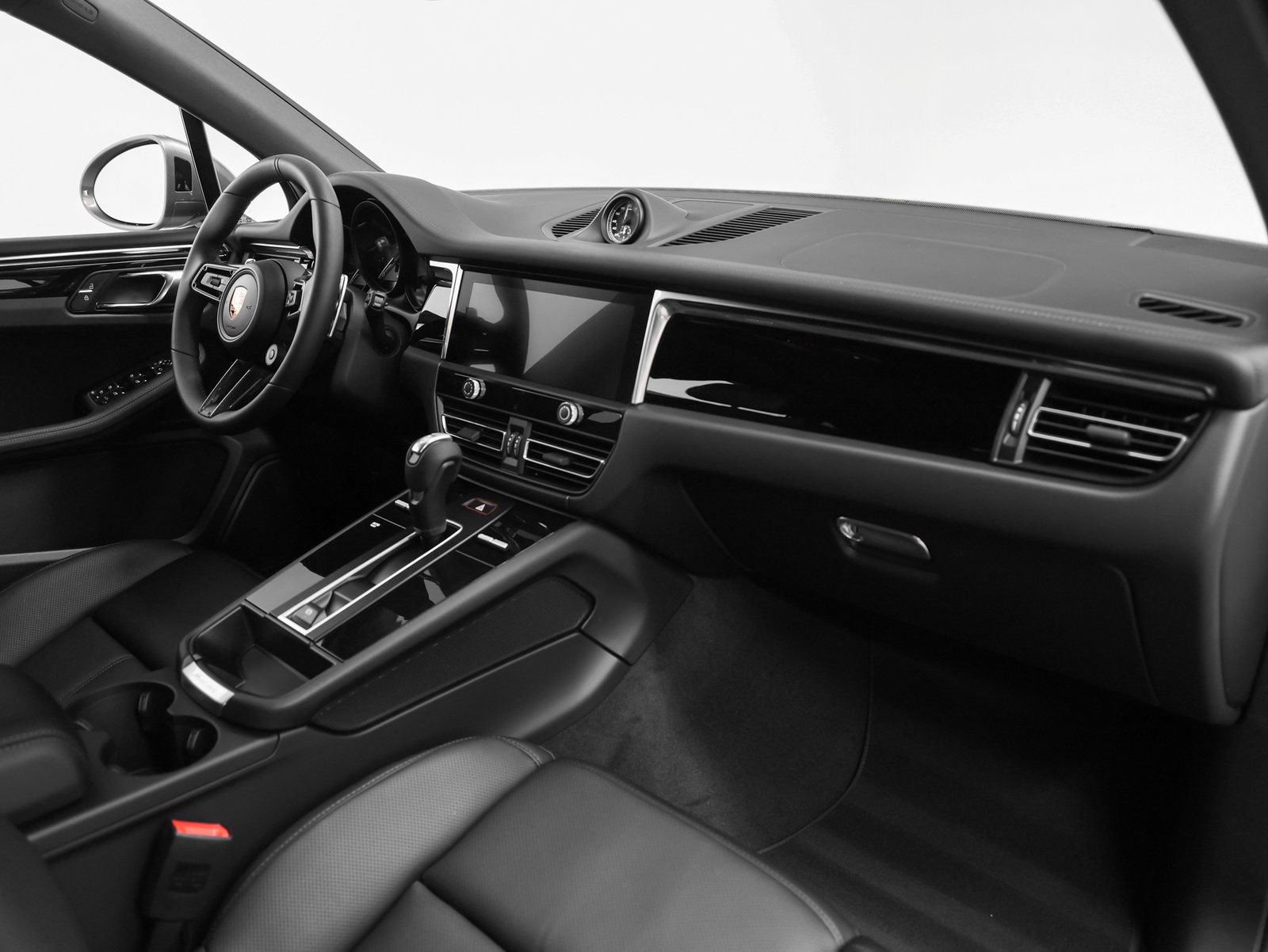 New 2026 Porsche Macan Turbo image 25