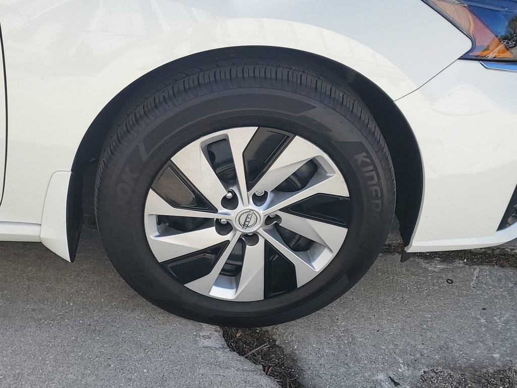 Certified 2025 Nissan Altima 2.5 S FWD image 13