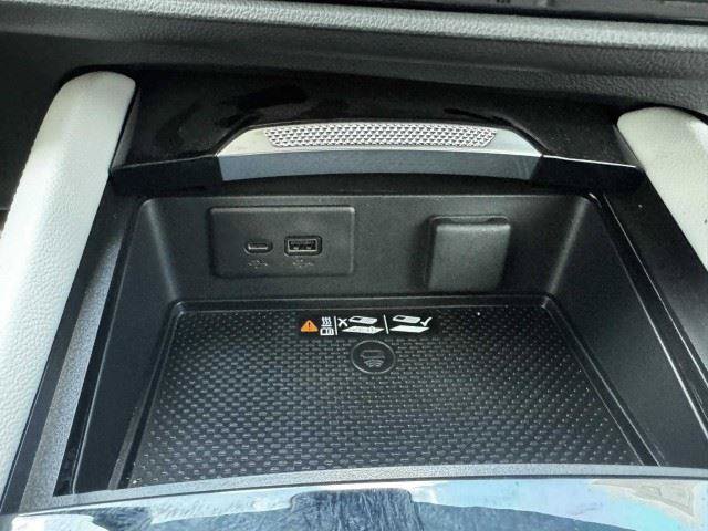 Used 2024 Buick Envision Avenir AWD/4WD image 37