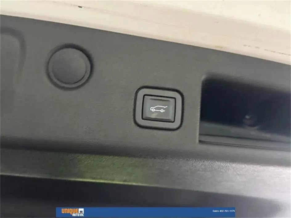 Used 2019 Chevrolet Equinox Premier image 14