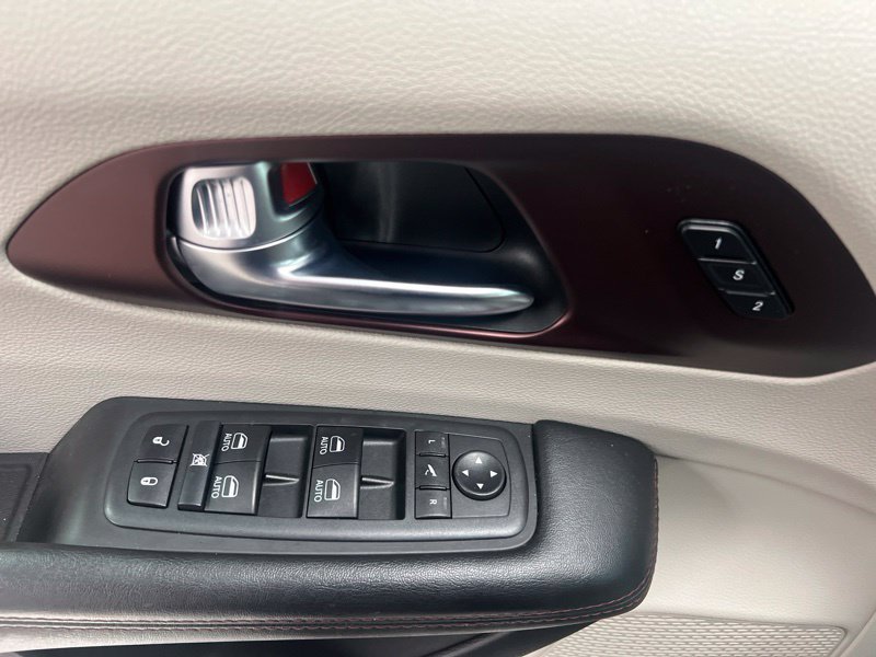 Used 2019 Chrysler Pacifica Limited FWD image 22