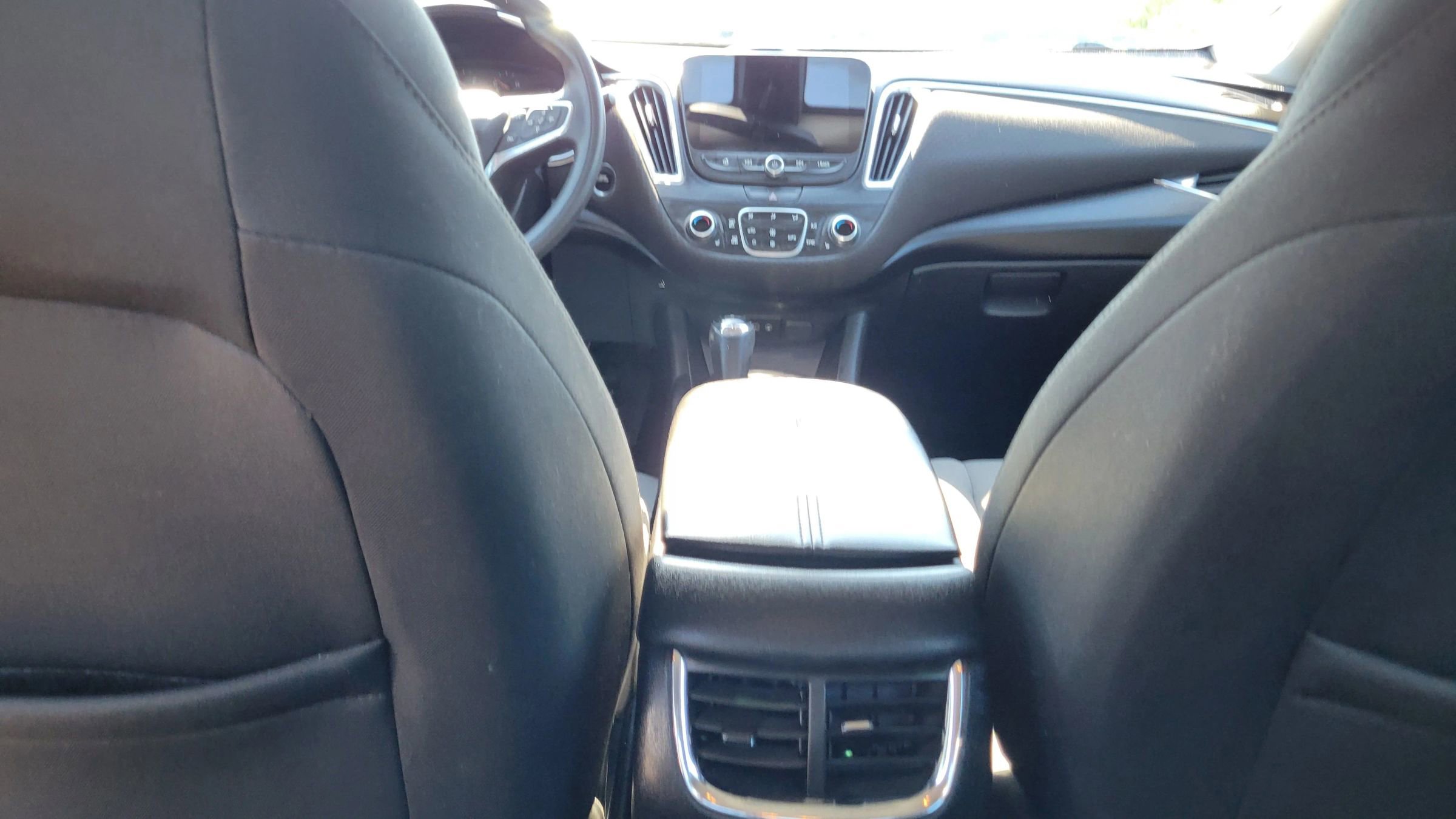 Used 2019 Chevrolet Malibu LT FWD image 9