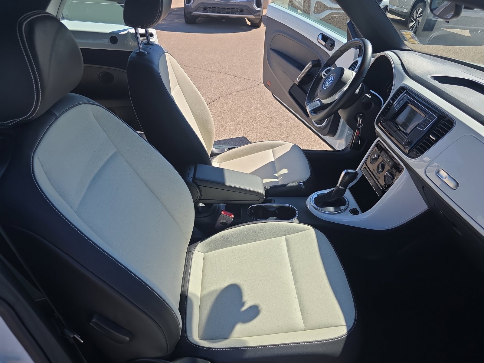 Used 2019 Volkswagen Beetle 2.0T S image 19