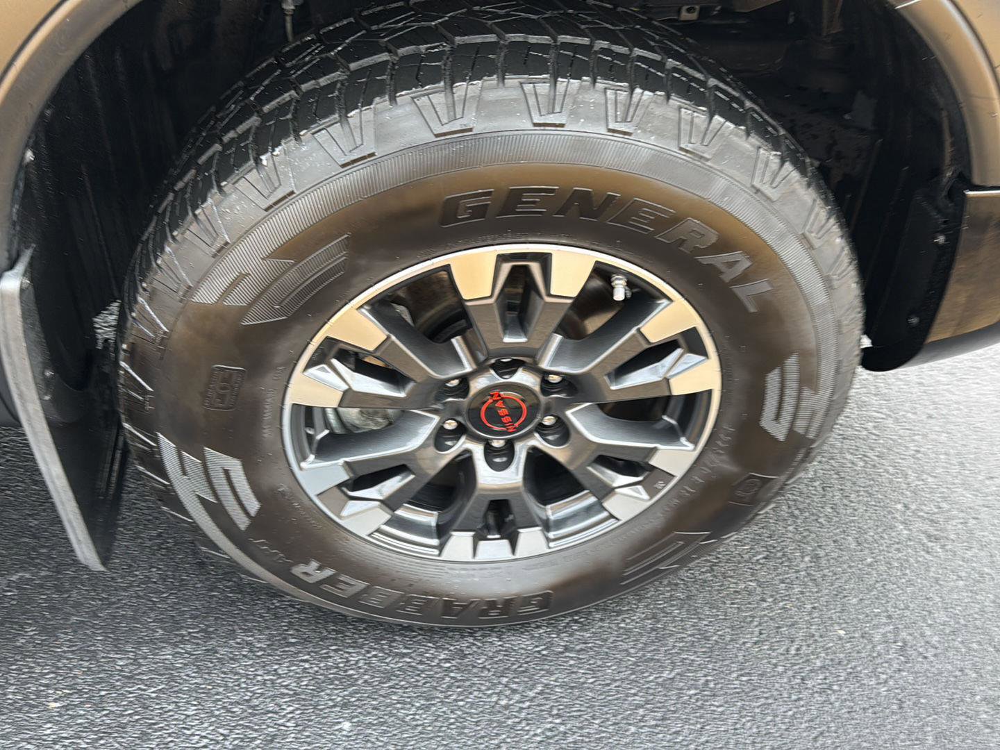 Used 2024 Nissan Titan PRO-4X w/ Pro-4x Convenience Package image 35