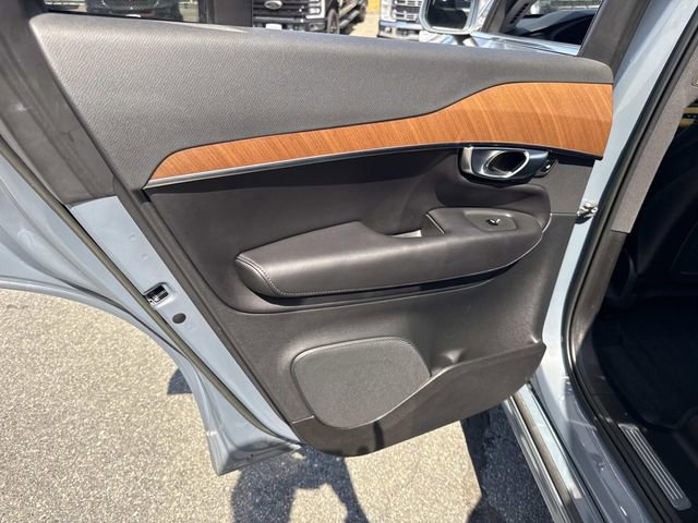 Used 2023 Volvo XC90 B5 Plus AWD/4WD image 17