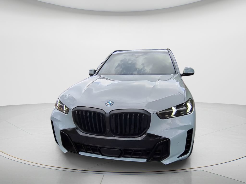 New 2026 BMW X5 xDrive50e image 8