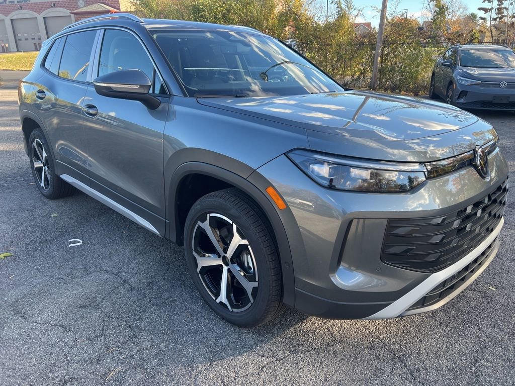 New 2026 Volkswagen Tiguan SE AWD/4WD image 3