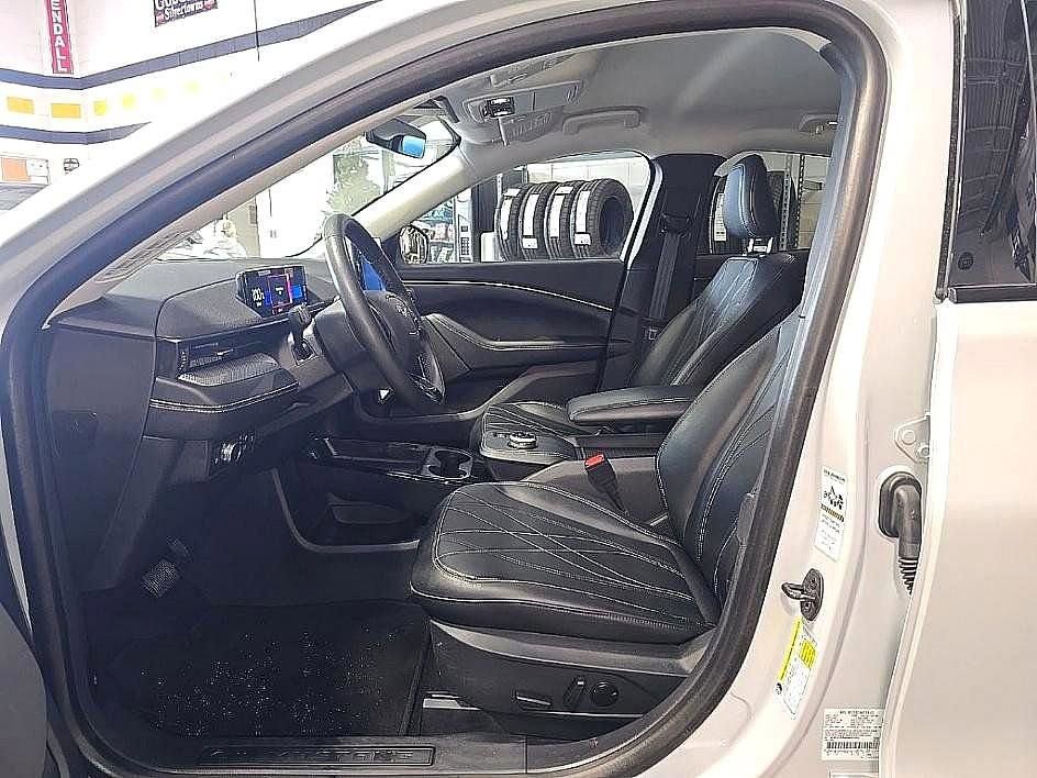 Used 2022 Ford Mustang Mach-E Select image 10