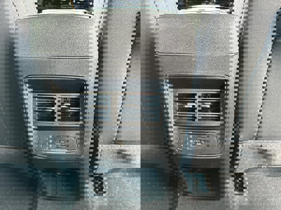 Used 2025 GMC Canyon AT4 image 17