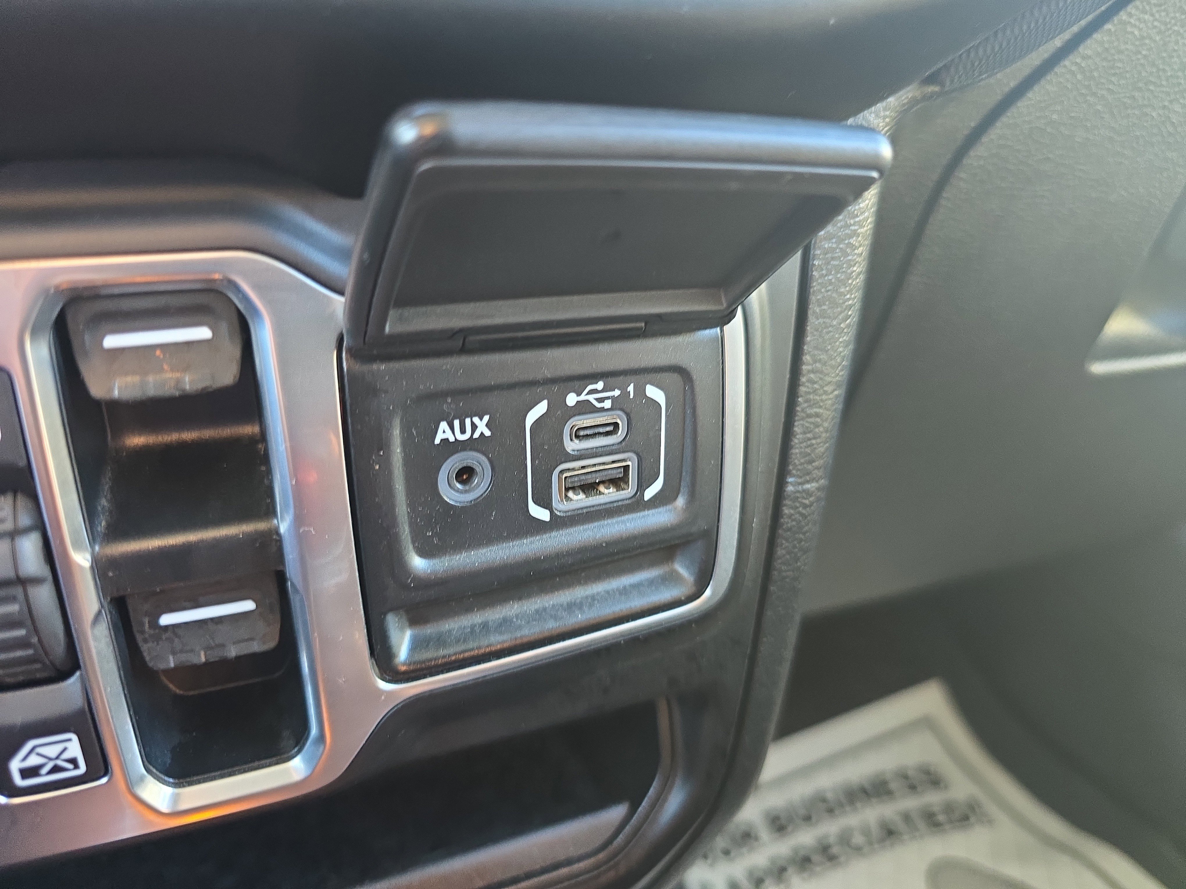 Used 2021 Jeep Gladiator Sport image 33