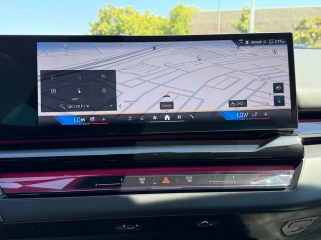 Used 2025 BMW i5 eDrive40i w/ Premium Package RWD image 29