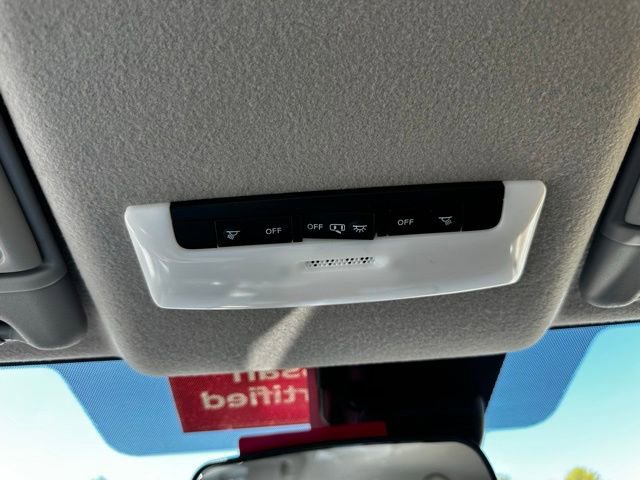 Used 2024 Nissan Versa S w/ Trunk Package image 27