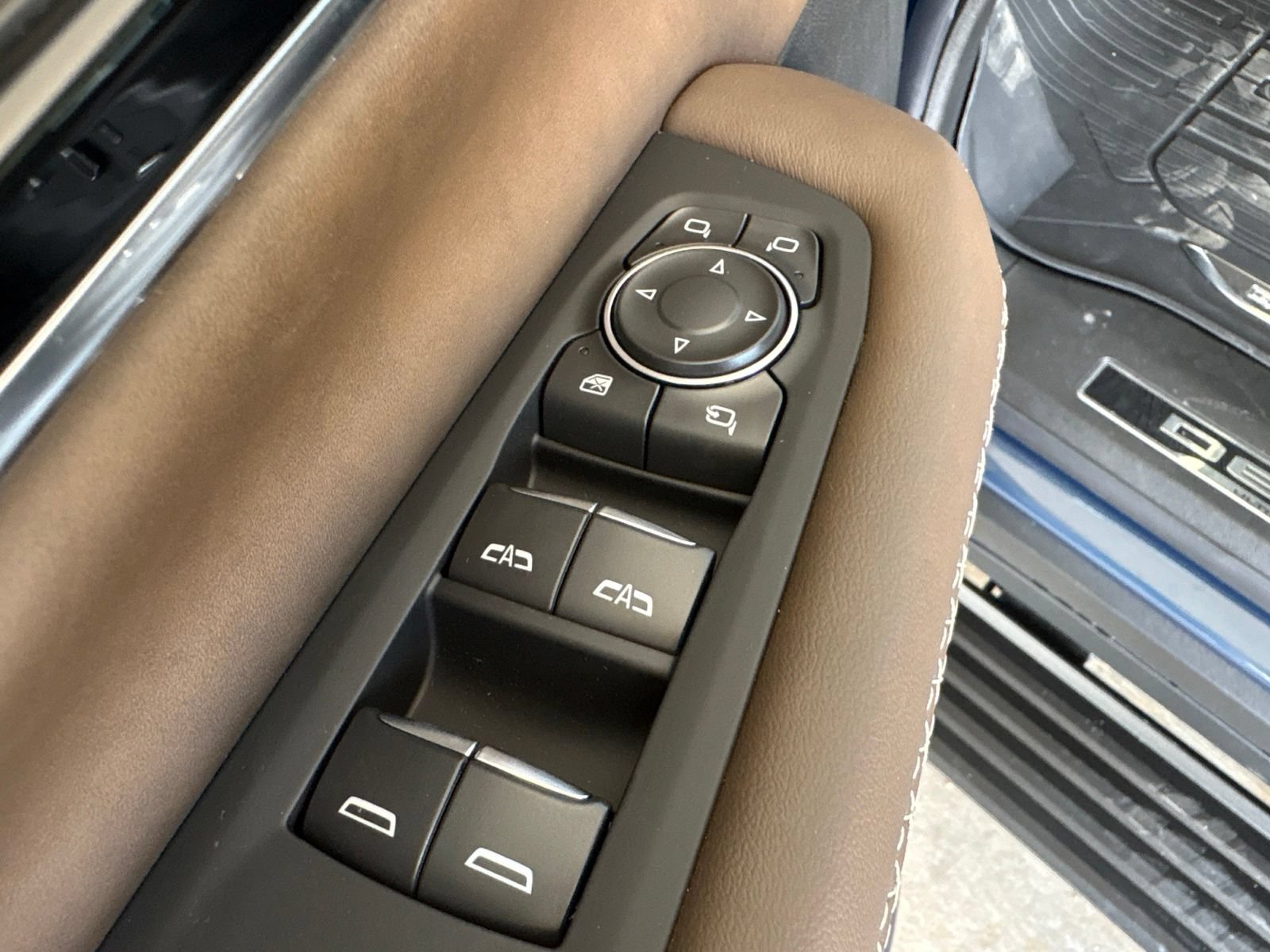 New 2026 GMC Yukon XL Denali Ultimate w/ LPO, Floor Liner Package AWD/4WD image 13