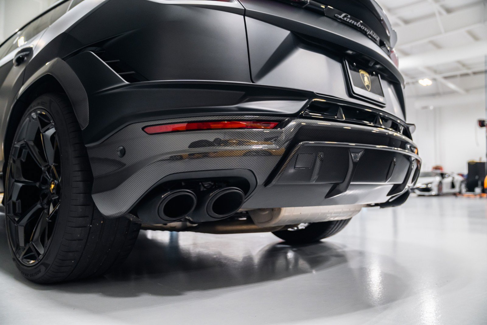 Used 2024 Lamborghini Urus Performante AWD/4WD image 36