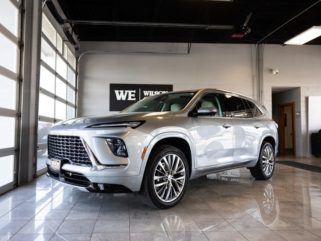 Used 2025 Buick Enclave Avenir AWD/4WD image 2