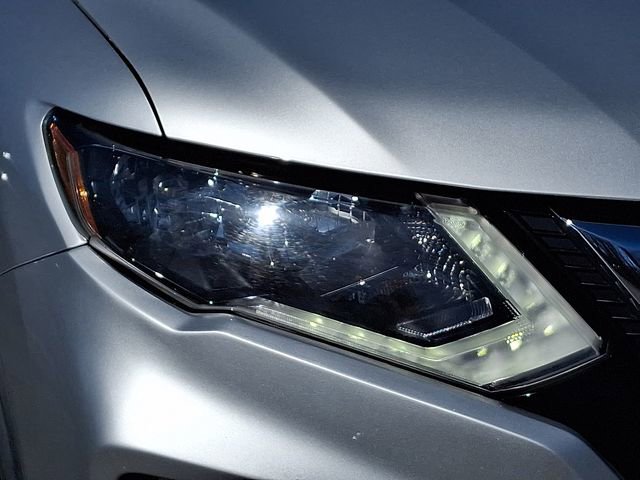 Used 2019 Nissan Rogue SV image 9