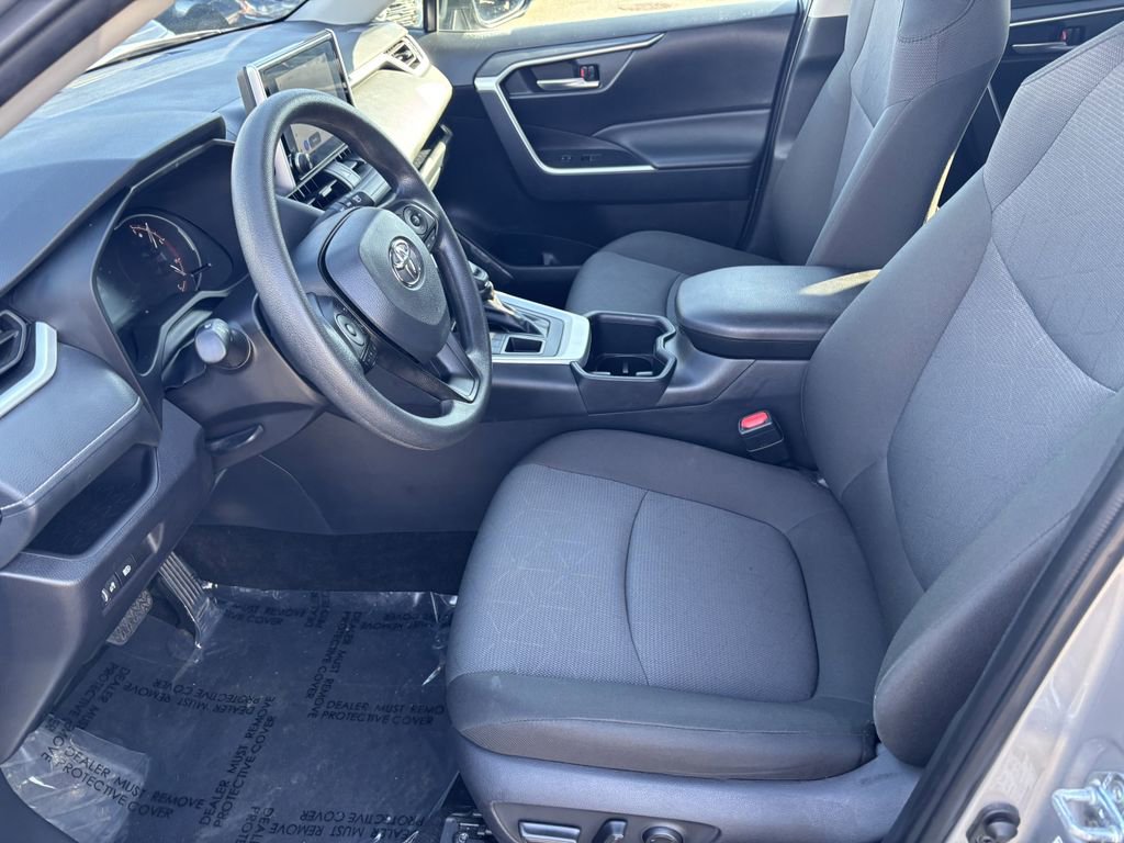 Used 2025 Toyota RAV4 XLE AWD/4WD image 13