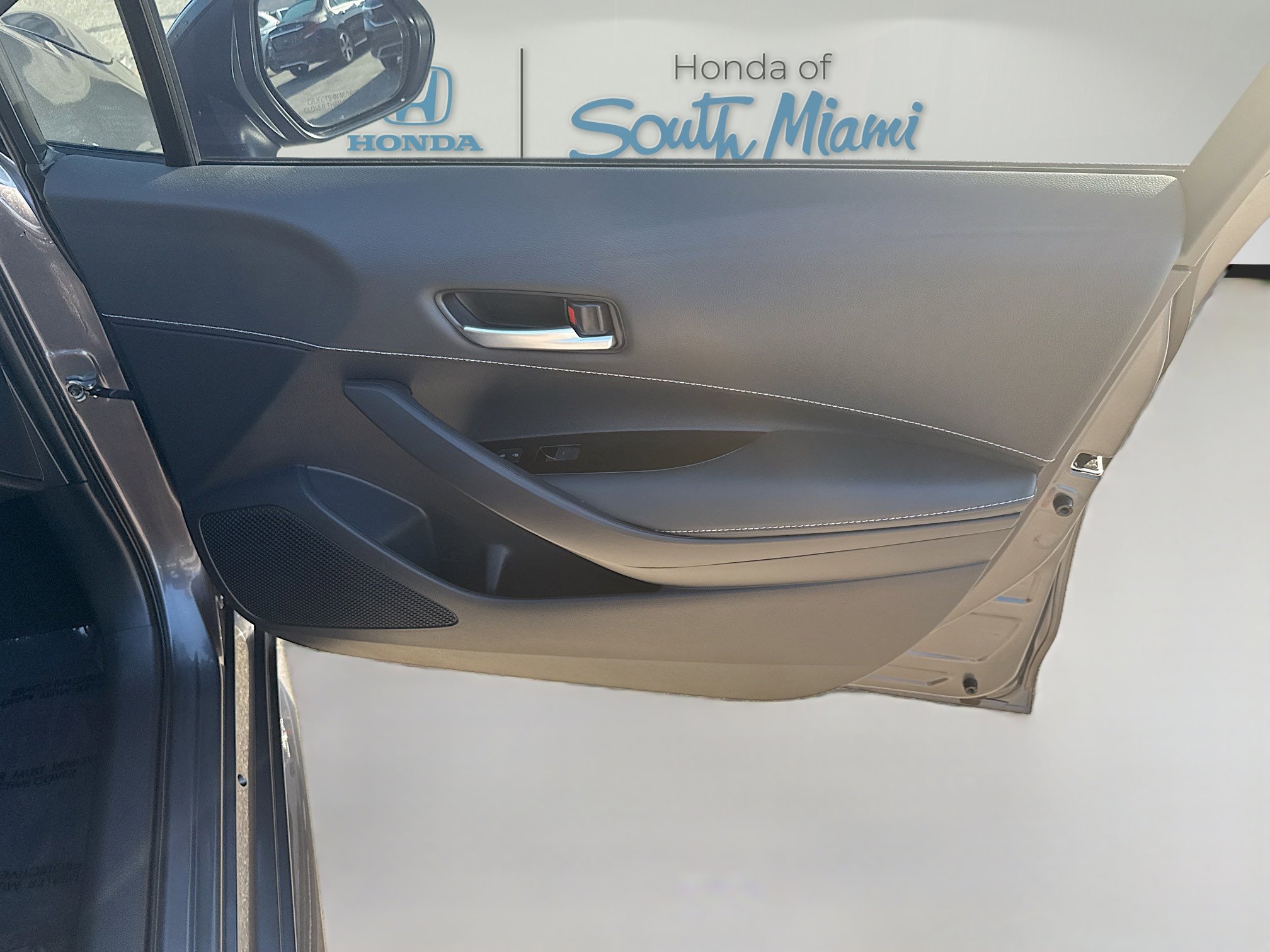 Used 2025 Toyota Corolla SE image 32