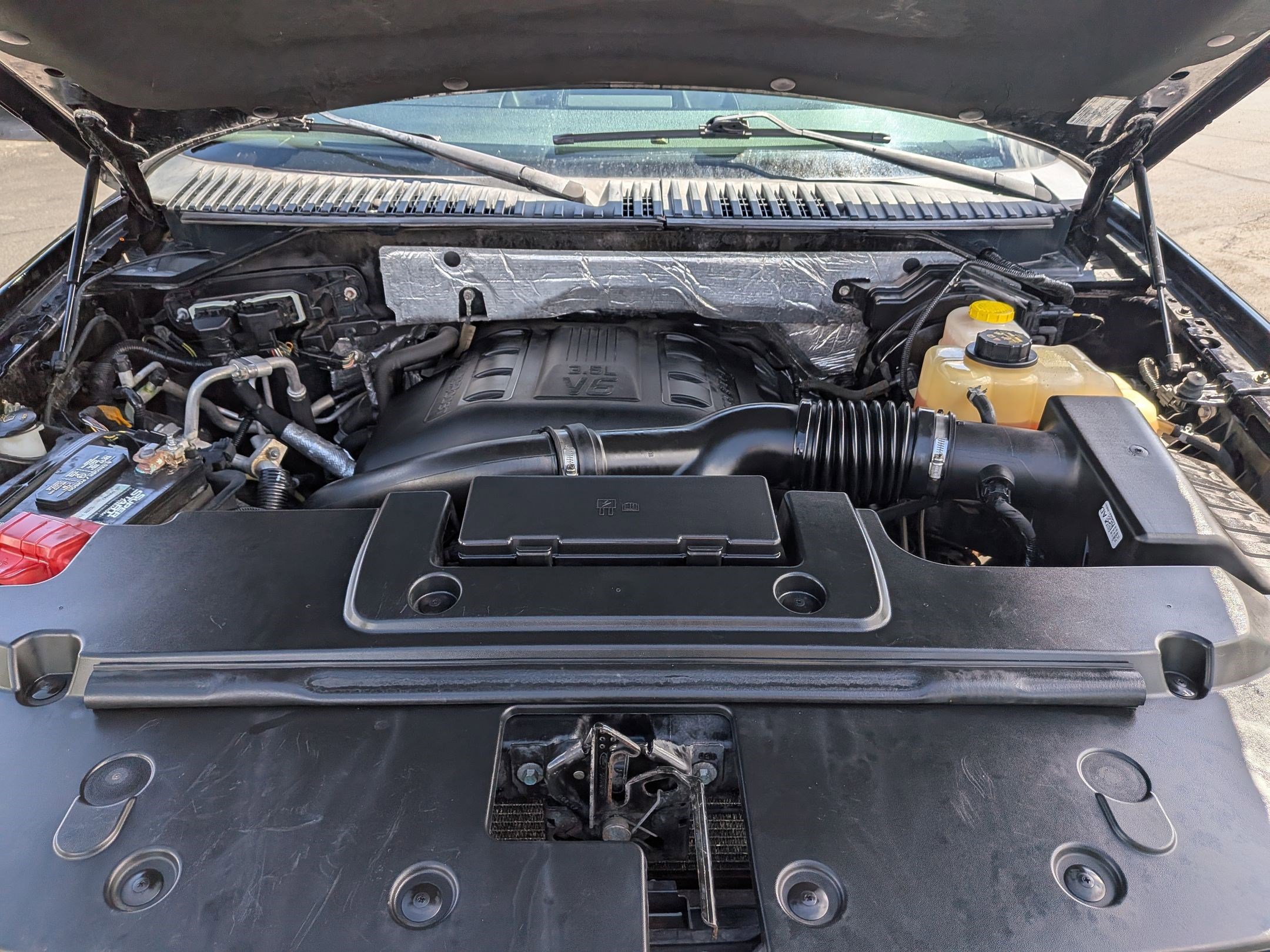 Used 2017 Ford Expedition XLT w/ Equipment Group 201A AWD/4WD image 32