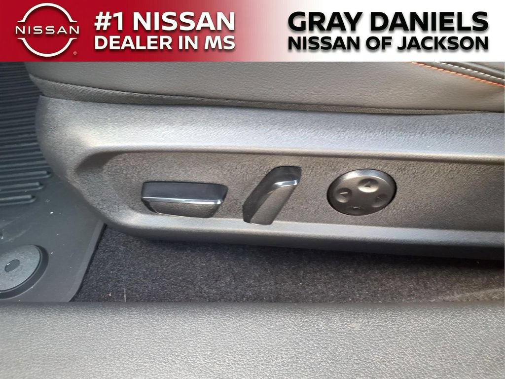 New 2026 Nissan Sentra SR w/ SR Premium Package FWD image 11
