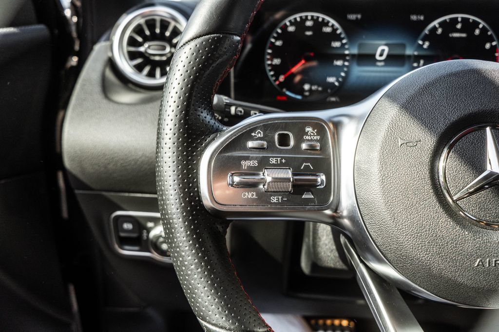 Used 2022 Mercedes-Benz GLA 250 4MATIC image 22