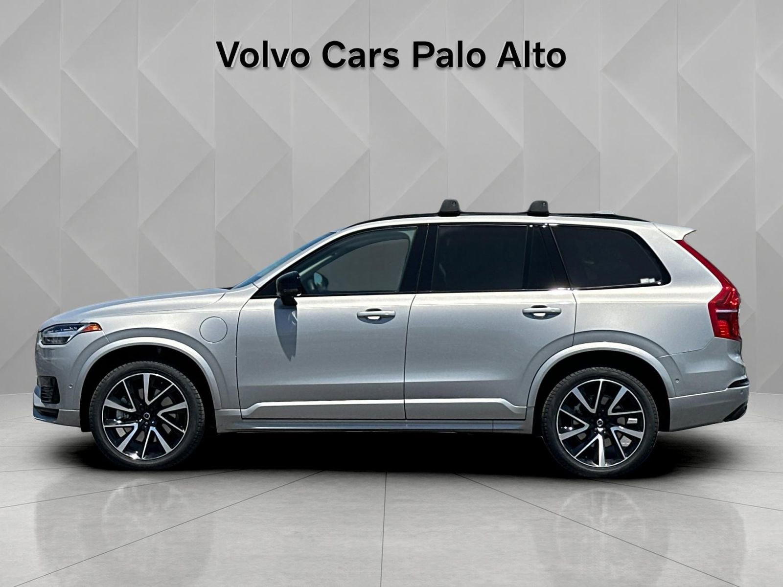 Certified 2023 Volvo XC90 T8 Ultimate w/ Protection Package Premier AWD/4WD image 7