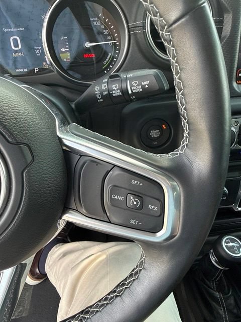 Used 2023 Jeep Wrangler Unlimited Sahara w/ Cold Weather Group AWD/4WD image 17