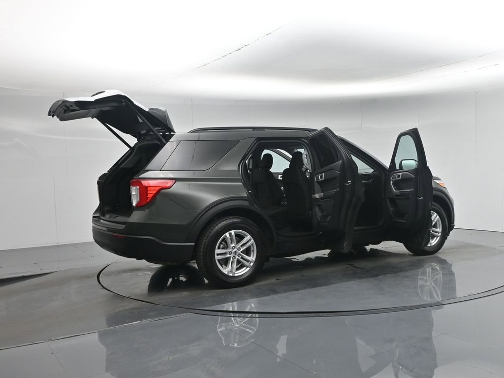 Used 2022 Ford Explorer XLT image 6