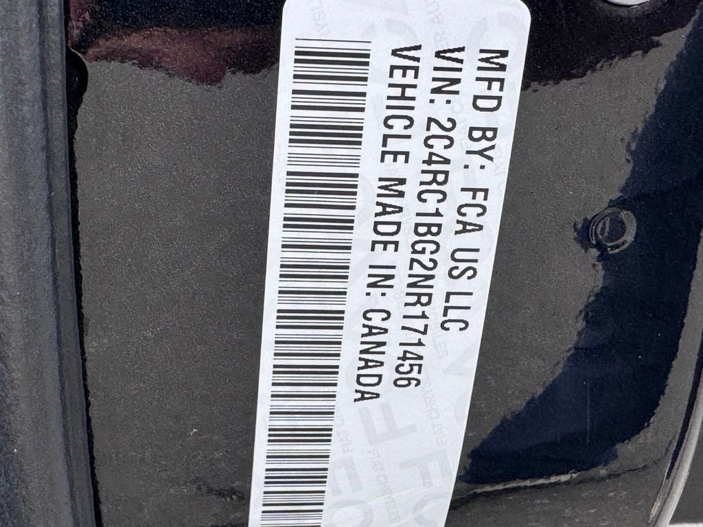Used 2022 Chrysler Pacifica Touring-L FWD image 43