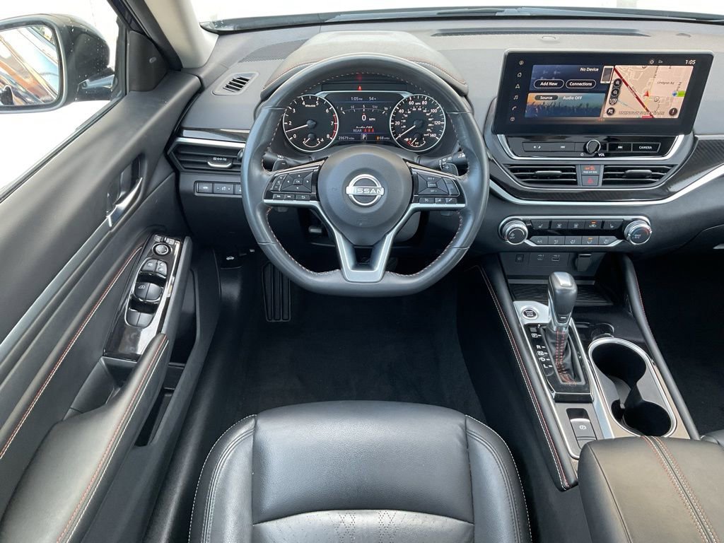 Used 2023 Nissan Altima 2.5 SR w/ SR Premium Package image 16