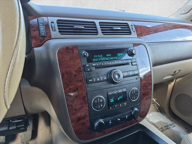 Used 2013 Chevrolet Suburban LT w/ Luxury Package AWD/4WD image 15