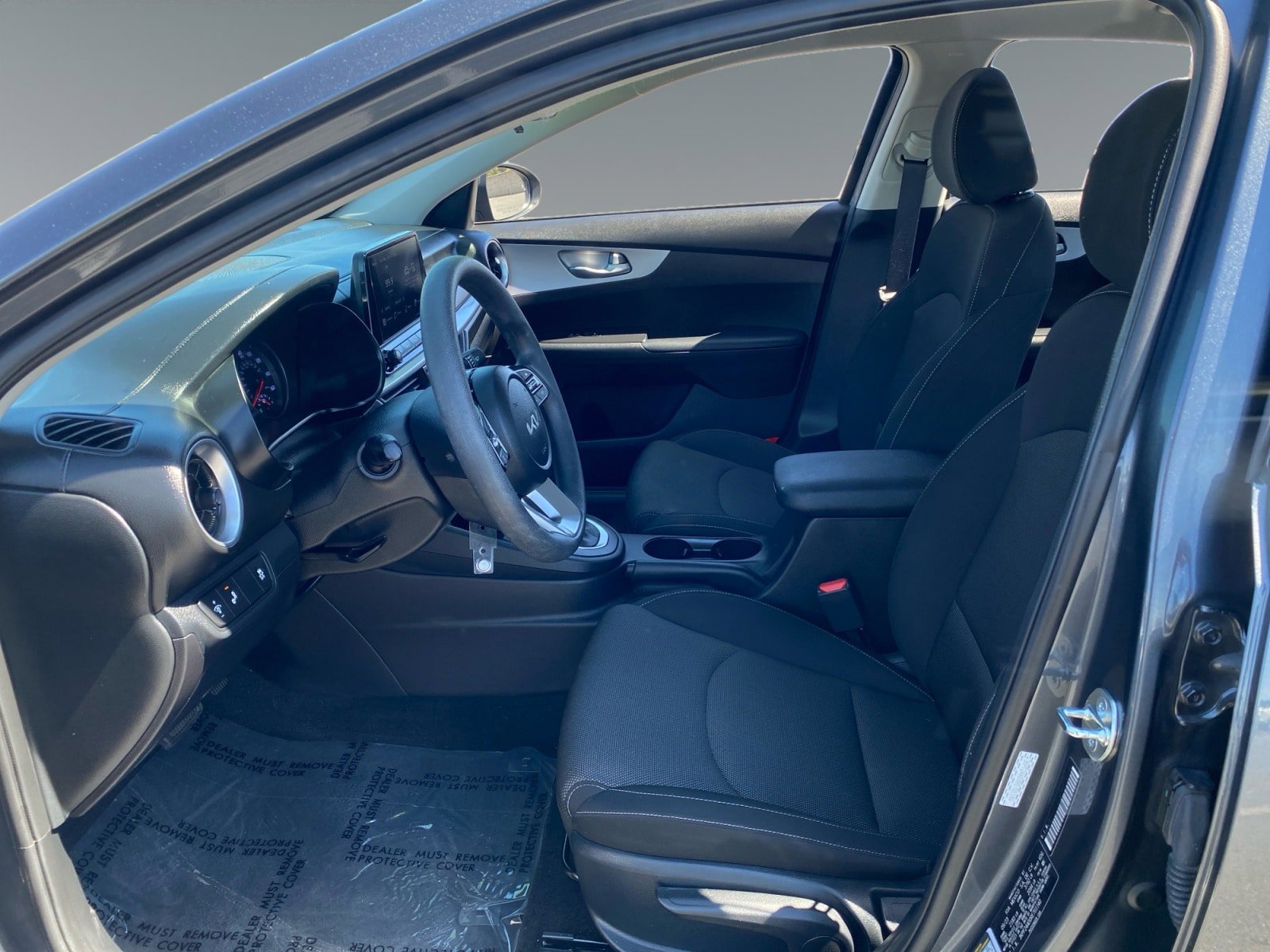 Used 2024 Kia Forte LXS w/ LXS Technology Package FWD image 9